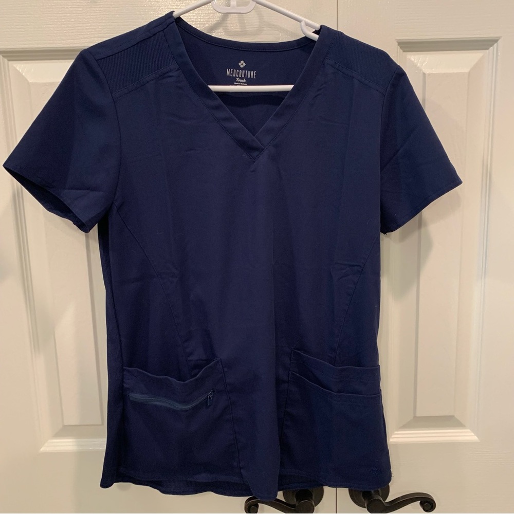 Med Couture Touch Navy Scrub Top Size Small